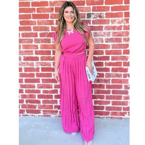 Milk & Honey Boutique Pleated Pink Wide Leg Pant Set Vibrant Spring Style NEW - Picture 1 of 16